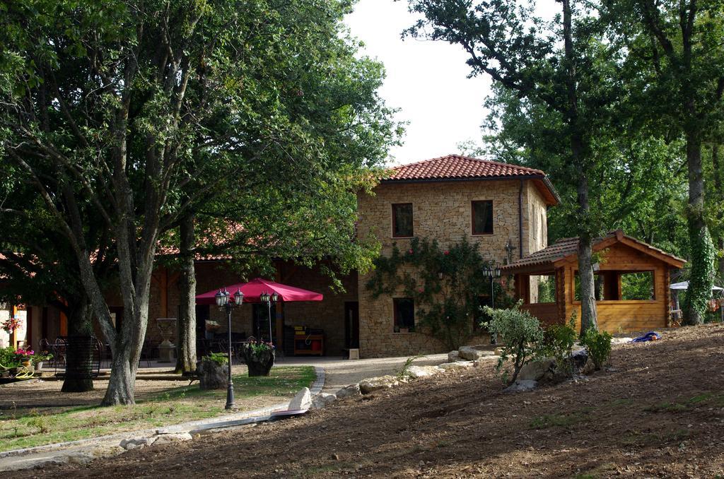 Auberge Les Tables Du Ban Saint-Pierre-la-Palud Exterior foto